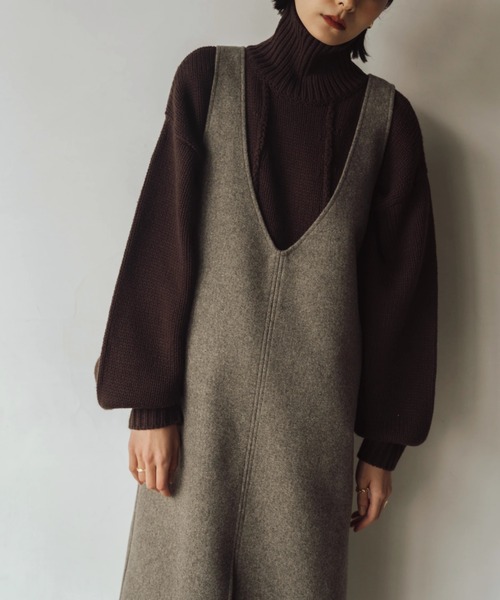 WILLFULLY(ウィルフリー)の「asymmetry rib turtle knit(ニット/セーター・レディース・ダークブラウン/アイボリー・FREE)」の4枚目の写真