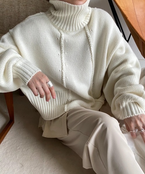 WILLFULLY(ウィルフリー)の「asymmetry rib turtle knit(ニット/セーター・レディース・ダークブラウン/アイボリー・FREE)」の5枚目の写真