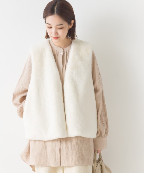 OMNES(オムネス)の「フェイクエコファーベーシックベスト(ベスト・レディース・アイボリー/チャコール/モカ/グレイッシュベージュ・FREE)」の5枚目の写真