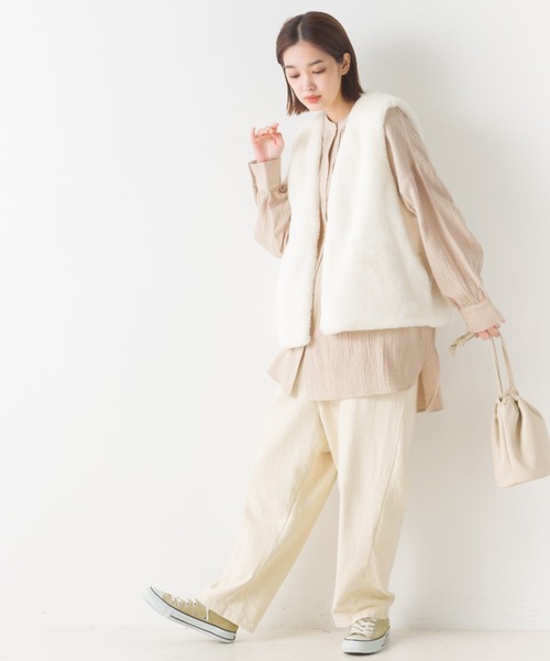 OMNES(オムネス)の「フェイクエコファーベーシックベスト(ベスト・レディース・アイボリー/チャコール/モカ/グレイッシュベージュ・FREE)」の8枚目の写真