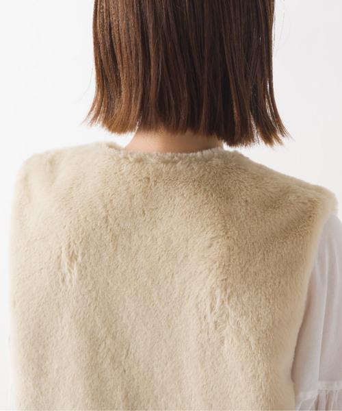 OMNES(オムネス)の「フェイクエコファーベーシックベスト(ベスト・レディース・アイボリー/チャコール/モカ/グレイッシュベージュ・FREE)」の11枚目の写真