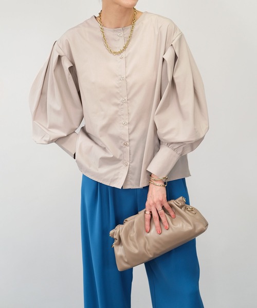 ANDJ(アンドジェイ)の「【2022/AW】2WAYボリューム袖ブラウス(シャツ/ブラウス・レディース・ブラック/ホワイト/ベージュ系その他・M)」の6枚目の写真
