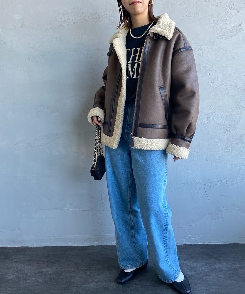 Alpha Industries（アルファインダストリーズ）の「[ALPHA/アルファ] B-3 フェイクムートン ミリタリーボアジャケット（ミリタリージャケット・レディース・ブラック/ブラウン・M）」の3枚目の写真