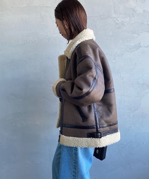 Alpha Industries（アルファインダストリーズ）の「[ALPHA/アルファ] B-3 フェイクムートン ミリタリーボアジャケット（ミリタリージャケット・レディース・ブラック/ブラウン・M）」の5枚目の写真