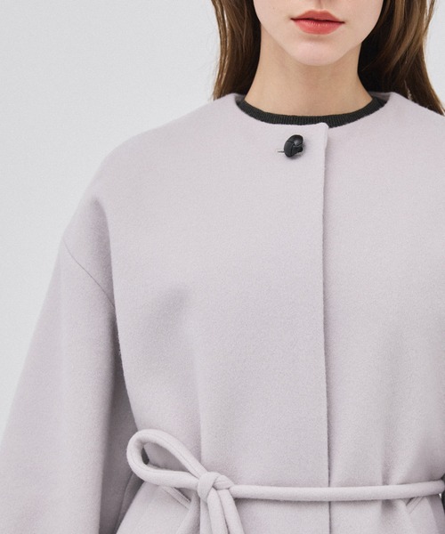 PUBLIC TOKYO（パブリックトウキョウ）の「【新潟県産】ボリュームスリーブノーカラーコート（ノーカラーコート・レディース・アイボリー/ライム/ブラック・1/2）」の13枚目の写真