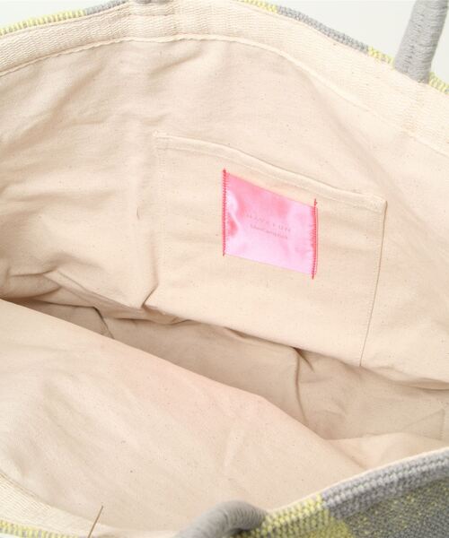 Lilas Campbell(リラキャンベル)の「Lilas Campbell LP×HAVEFUN CHECK TOTEBAG(トートバッグ・レディース・イエロー・FREE)」の4枚目の写真