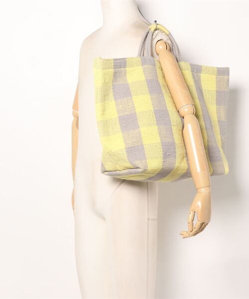 Lilas Campbell(リラキャンベル)の「Lilas Campbell LP×HAVEFUN CHECK TOTEBAG(トートバッグ・レディース・イエロー・FREE)」の3枚目の写真