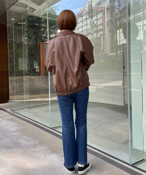 CIAOPANIC（チャオパニック）の「オーバーサイズフェイクレザージャケット（ブルゾン・レディース・ブラック/アイボリー/ブラウン・MEDIUM/LARGE）」の19枚目の写真