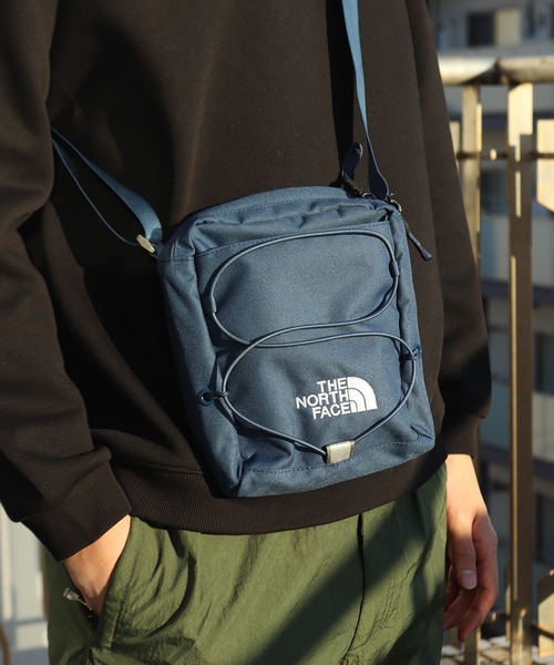 THE NORTH FACE（ザノースフェイス）の「THE NORTH FACE ザ・ノースフェイス クロスボディバッグ（ショルダーバッグ・メンズ・グレー/オリーブ/ブラック/ブルー/ベージュ/グレー系その他・FREE）」の6枚目の写真