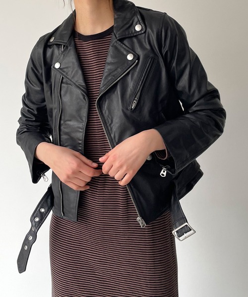 CANAL JEAN（キャナルジーン）の「NAF(ナフ) vintage風レザーライダースジャケット（ライダースジャケット・レディース・ブラック・36）」の2枚目の写真