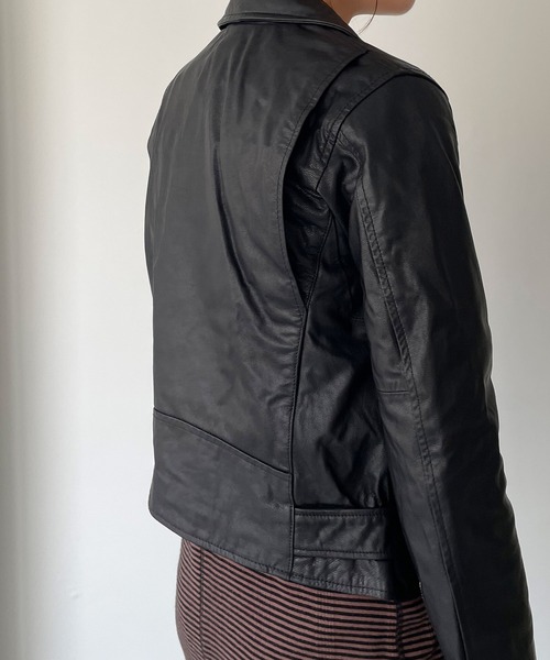 CANAL JEAN（キャナルジーン）の「NAF(ナフ) vintage風レザーライダースジャケット（ライダースジャケット・レディース・ブラック・36）」の12枚目の写真