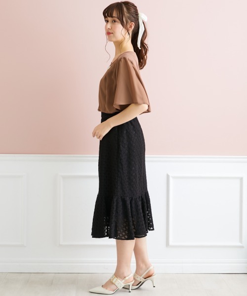 marun(マルン)の「<大きいサイズ> 刺しゅうレースフレアスカート marun(スカート・レディース・オフホワイト/ブラック・3L/LL/5L/L/4L)」の19枚目の写真