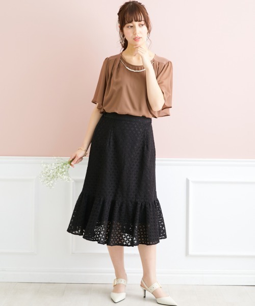 marun(マルン)の「<大きいサイズ> 刺しゅうレースフレアスカート marun(スカート・レディース・オフホワイト/ブラック・3L/LL/5L/L/4L)」の5枚目の写真