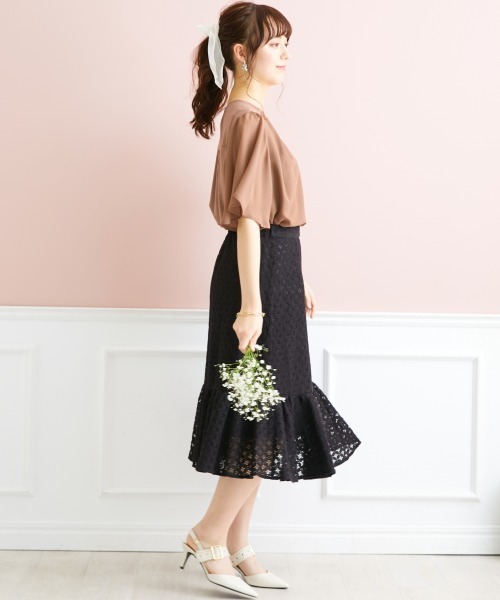 marun(マルン)の「<大きいサイズ> 刺しゅうレースフレアスカート marun(スカート・レディース・オフホワイト/ブラック・3L/LL/5L/L/4L)」の13枚目の写真