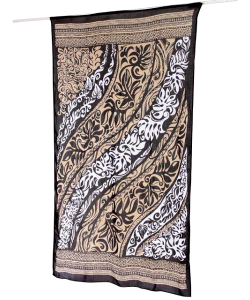 Kahiko(カヒコ)の「【kahiko】ポリネシアントライバルサローン(ストール/ショール・レディース・ブルー/ベージュ/ブラック/グリーン/グレー/ネイビー/パープル・FREE)」の1枚目の写真