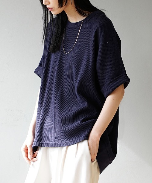 zootie(ズーティー)の「ワッフルカットソー ロールアップ ドルマンスリーブ プルオーバー(Tシャツ/カットソー・レディース・ブラック/オフホワイト/オレンジ/ダークグリーン/マスタード/ライトグレー/グレイッシュベージュ/ミント/チャコール/アイボリー/ワインレッド/ネイビー・フリー)」の9枚目の写真