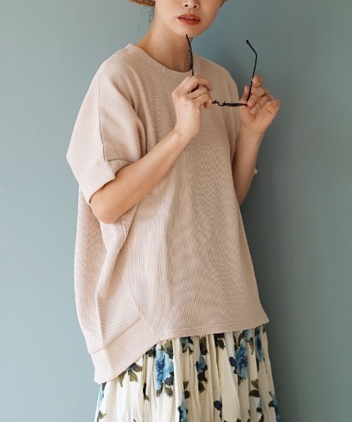 zootie(ズーティー)の「ワッフルカットソー ロールアップ ドルマンスリーブ プルオーバー(Tシャツ/カットソー・レディース・ブラック/オフホワイト/オレンジ/ダークグリーン/マスタード/ライトグレー/グレイッシュベージュ/ミント/チャコール/アイボリー/ワインレッド/ネイビー・フリー)」の3枚目の写真