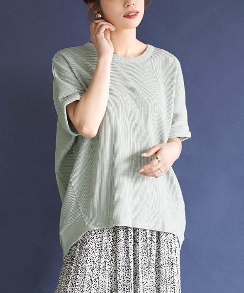 zootie(ズーティー)の「ワッフルカットソー ロールアップ ドルマンスリーブ プルオーバー(Tシャツ/カットソー・レディース・ブラック/オフホワイト/オレンジ/ダークグリーン/マスタード/ライトグレー/グレイッシュベージュ/ミント/チャコール/アイボリー/ワインレッド/ネイビー・フリー)」の8枚目の写真