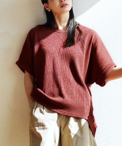 zootie(ズーティー)の「ワッフルカットソー ロールアップ ドルマンスリーブ プルオーバー(Tシャツ/カットソー・レディース・ブラック/オフホワイト/オレンジ/ダークグリーン/マスタード/ライトグレー/グレイッシュベージュ/ミント/チャコール/アイボリー/ワインレッド/ネイビー・フリー)」の11枚目の写真
