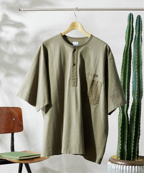 ARMY TWILL(アーミーツイル)の「【ARMY TWILL / アーミーツイル】別注 スリーピング ヘンリーネックシャツ(Tシャツ/カットソー・メンズ・ホワイト/ベージュ/ネイビー/カーキ・MEDIUM/LARGE)」の14枚目の写真