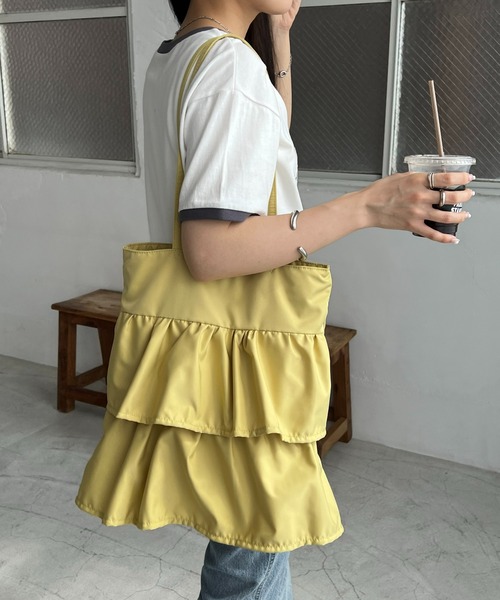 DISCOAT（ディスコート）の「【WEB限定】ティアードフリルトートバッグ（トートバッグ・レディース・チャコールグレー/イエロー/アイボリー・FREE）」の8枚目の写真