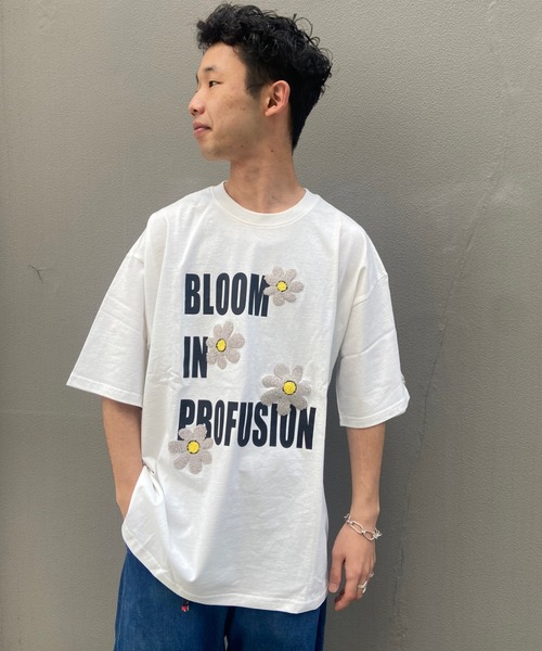 BEAVER（ビーバー）の「B omnivore/ビーオムニボー　FLOWER TEE 16/S オープンエンド天竺 Tシャツ（Tシャツ/カットソー・メンズ・ブラック/ホワイト/ピンク・L/M）」の2枚目の写真