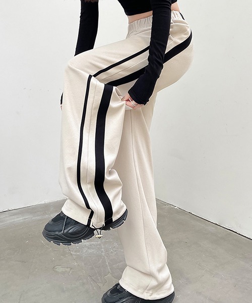 c.u.l（シーユーエル）の「デザインライン トラックパンツ culw480（その他パンツ・レディース・ブラック/アイボリー・L/M/XL）」の2枚目の写真