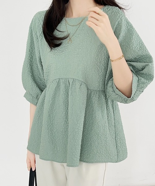 ECLIN（エクラン）の「ふくれジャガードペプラムブラウス（シャツ/ブラウス・レディース・グリーン/ブラック/ホワイト/モカ・L/M）」の4枚目の写真