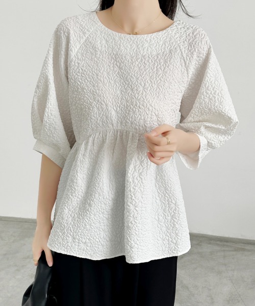 ECLIN（エクラン）の「ふくれジャガードペプラムブラウス（シャツ/ブラウス・レディース・グリーン/ブラック/ホワイト/モカ・L/M）」の10枚目の写真