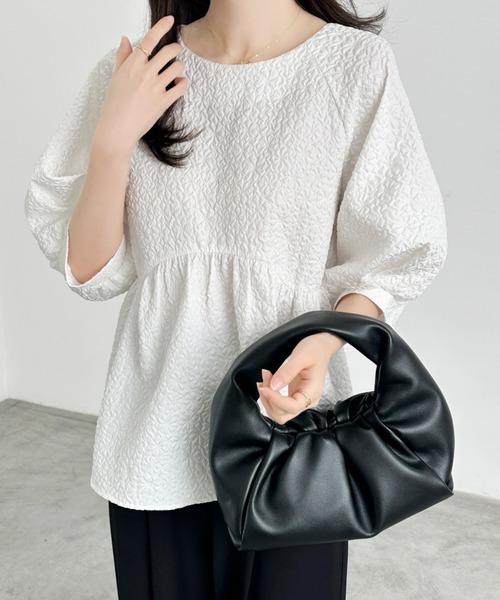 ECLIN（エクラン）の「ふくれジャガードペプラムブラウス（シャツ/ブラウス・レディース・グリーン/ブラック/ホワイト/モカ・L/M）」の11枚目の写真