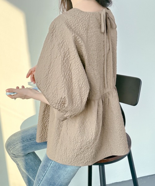 ECLIN（エクラン）の「ふくれジャガードペプラムブラウス（シャツ/ブラウス・レディース・グリーン/ブラック/ホワイト/モカ・L/M）」の17枚目の写真