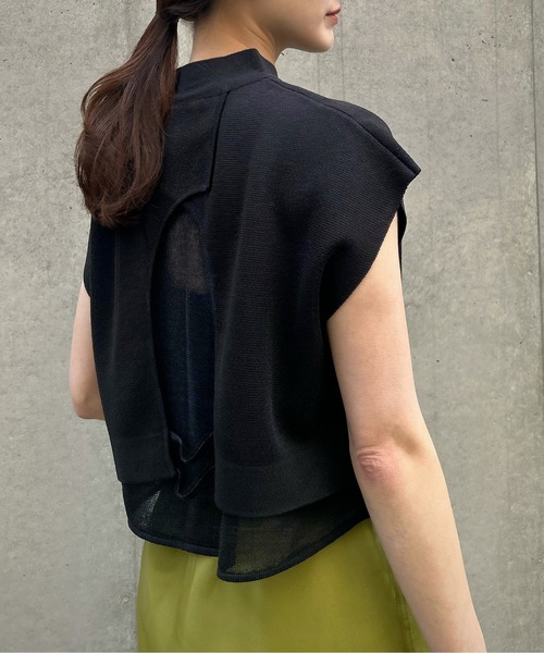 &g'aime（アンジェム）の「【&g’aime】バックオープンショートニット（ニット/セーター・レディース・パープル/グレイッシュベージュ/ブラック・FREE）」の8枚目の写真