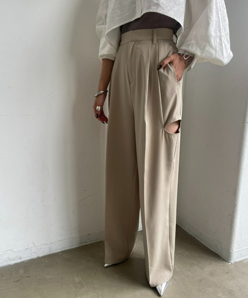 AIC.（エーアイシー）の「サイドカットアウトタックパンツ（スラックス・レディース・ブラック/グレイッシュベージュ/ダークグレー・FREE）」の22枚目の写真