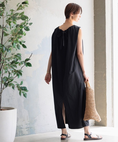 LEPSIM(レプシィム)の「バックデザインノースリワンピ 906183(ワンピース・レディース・ブラック/ベージュ/ブラウン・FREE)」の7枚目の写真