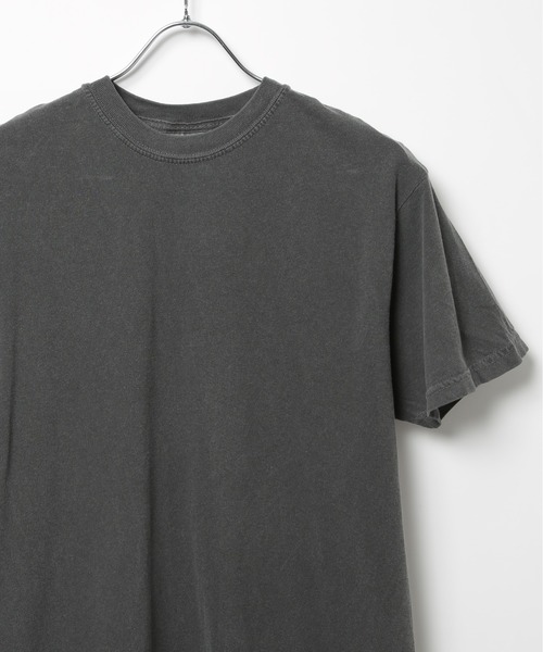 comfort colors（コンフォートカラーズ）の「【COMFORT COLORS】カラバリ豊富！6.1オンスガーメントダイTシャツ半袖 CC1717 MURS（Tシャツ/カットソー・メンズ・オレンジ/ダークグリーン/ホワイト/ピンク/マスタード/ライトイエロー/カーキ/グレイッシュブルー/ネイビー/グリーン/スミクロ/ワイン/アイボリー/スカイブルー/インディゴブルー/グレー/フューシャピンク/レッド/オリーブ/ブラウン/ラベンダー/ブルー・S/M/L/XL）」の4枚目の写真