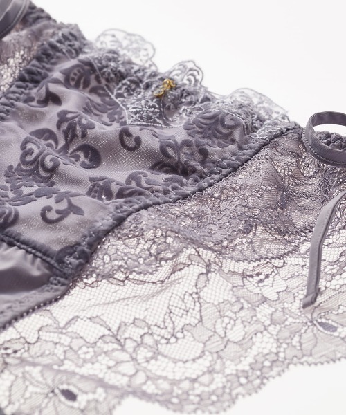 tutuanna（チュチュアンナ）の「ショーツレディース [グラマジック・寄せる]ダマスクドールヒモショーツ（ショーツ・レディース・ブラック/サックスブルー/ピンク/グレー/グリーン・L/M）」の11枚目の写真