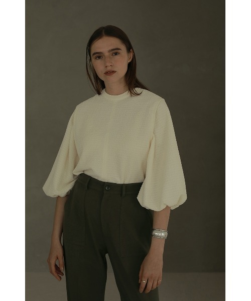 MANOF（マノフ）の「VOLUME PUFF WRINKLE TOPS（シャツ/ブラウス・レディース・ベージュ/アイボリー/ブラック・S/M）」の4枚目の写真