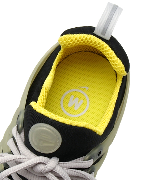 NIKE（ナイキ）の「ユニセックス ナイキ エアプレスト ブラック/イエロー NIKE AIR PRESTO QS 789870-001（スニーカー・レディース・ブラック・XXX-SMALL/MEDIUM）」の7枚目の写真