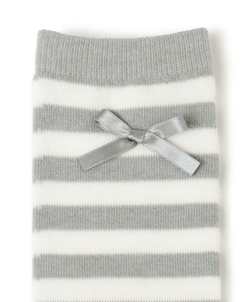SHIPS（シップス）の「SHIPS KIDS:ボーダー リボン ハイ ソックス（ソックス/靴下・キッズ・ライトグレー/ネイビー・MEDIUM/LARGE/SMALL）」の3枚目の写真