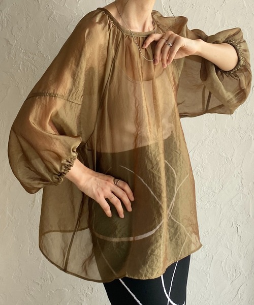 She's Closet(シーズクローゼット)の「前後2WAYボリューム袖パフスリーブオーガンジーシアーブラウス(シャツ/ブラウス・レディース・ブラック/グレイッシュベージュ/カーキブラウン/ピンク・FREE)」の3枚目の写真
