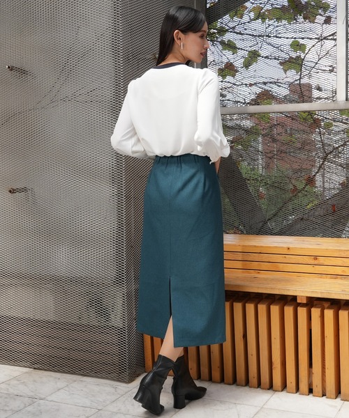 TRUDEA（トルディア）の「金具使い配色ブラウス（シャツ/ブラウス・レディース・チャコールグレー/ベージュ/ネイビー/ホワイト/ラベンダー・SMALL/MEDIUM/LARGE）」の8枚目の写真