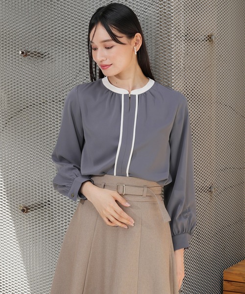 TRUDEA（トルディア）の「金具使い配色ブラウス（シャツ/ブラウス・レディース・チャコールグレー/ベージュ/ネイビー/ホワイト/ラベンダー・SMALL/MEDIUM/LARGE）」の21枚目の写真