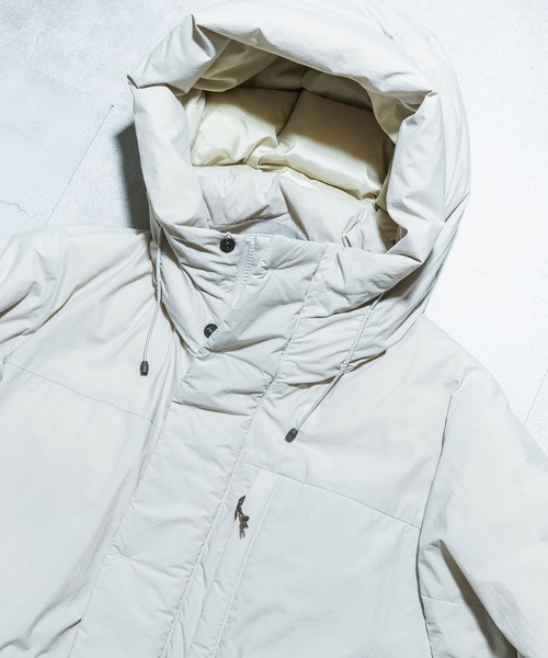 EKAL（エカル）の「ALLIED　ダウンジャケット（ダウンジャケット/コート・レディース・グレイッシュベージュ/ブラック・ONE SIZE）」の16枚目の写真