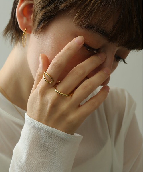 ORLEAN(オルレアン)の「金属アレルギー対応 ニュアンスダブルフィンガーリング サージカルステンレス(リング・レディース・ゴールド/シルバー・フリー)」の3枚目の写真