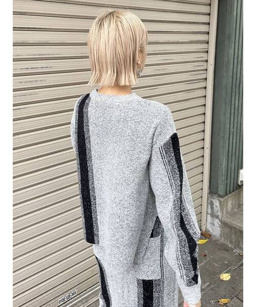 MURUA（ムルーア）の「ループヤーンボトルネックトップス（ニット/セーター・レディース・ブラック/グレー/ブルー/ダークオレンジ・FREE）」の21枚目の写真