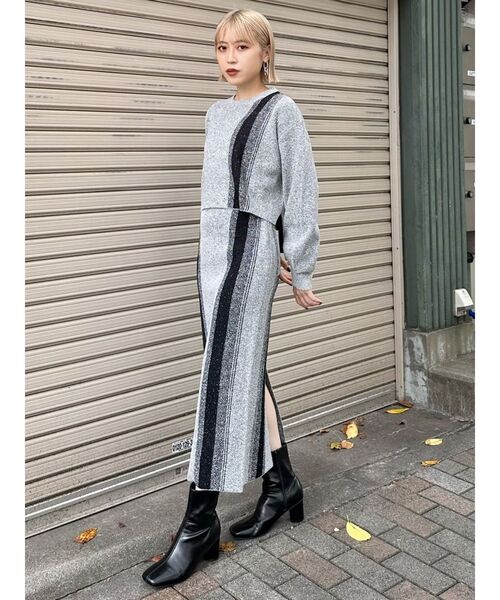 MURUA（ムルーア）の「ループヤーンボトルネックトップス（ニット/セーター・レディース・ブラック/グレー/ブルー/ダークオレンジ・FREE）」の19枚目の写真