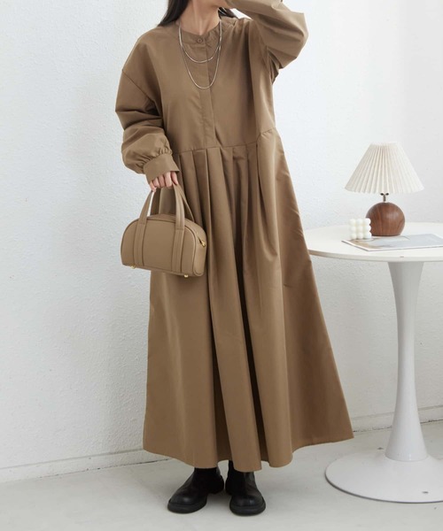 MAISON DE THERESE(メゾン ド テレーズ)の「ハーフボタン ボリュウームワンピース シャツワンピース(シャツワンピース・レディース・ブラック/ベージュ/グレー/ブラウン・L/M/S)」の4枚目の写真