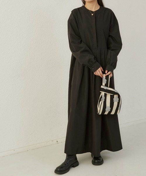 MAISON DE THERESE(メゾン ド テレーズ)の「ハーフボタン ボリュウームワンピース シャツワンピース(シャツワンピース・レディース・ブラック/ベージュ/グレー/ブラウン・L/M/S)」の6枚目の写真