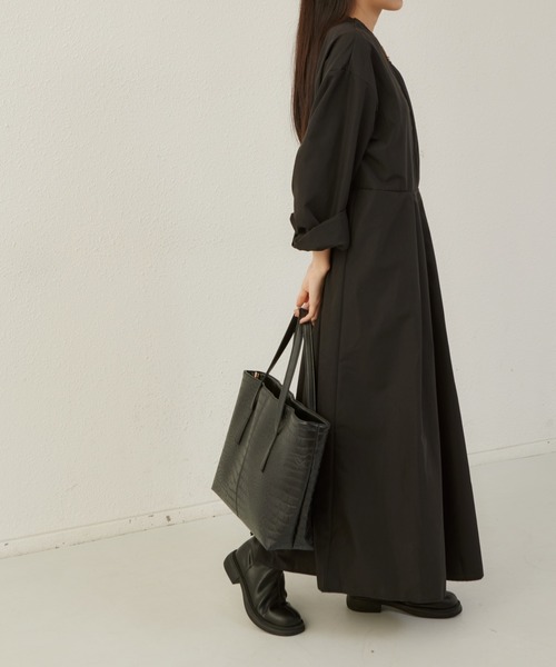 MAISON DE THERESE(メゾン ド テレーズ)の「ハーフボタン ボリュウームワンピース シャツワンピース(シャツワンピース・レディース・ブラック/ベージュ/グレー/ブラウン・L/M/S)」の11枚目の写真