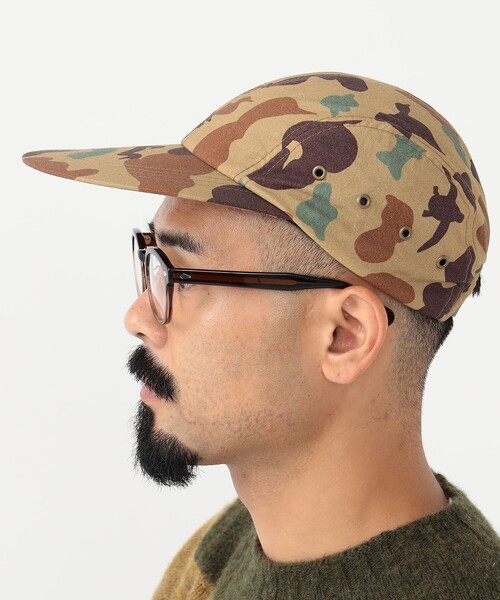 BEAMS PLUS（ビームスプラス）の「フィッシング キャップ アニマルカモフラージュ（キャップ・メンズ・オリーブ/カーキ・ONE SIZE）」の5枚目の写真